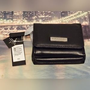 TAHARI Wallet NWT